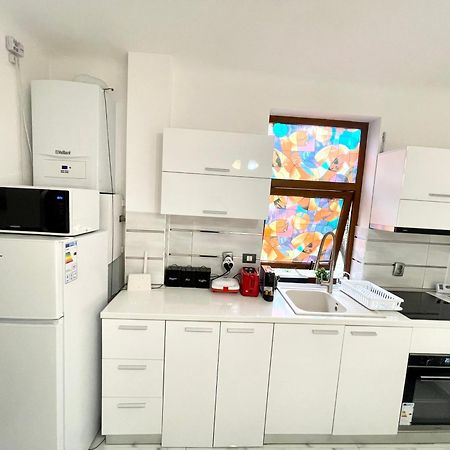White Studio Бухарест Екстер'єр фото